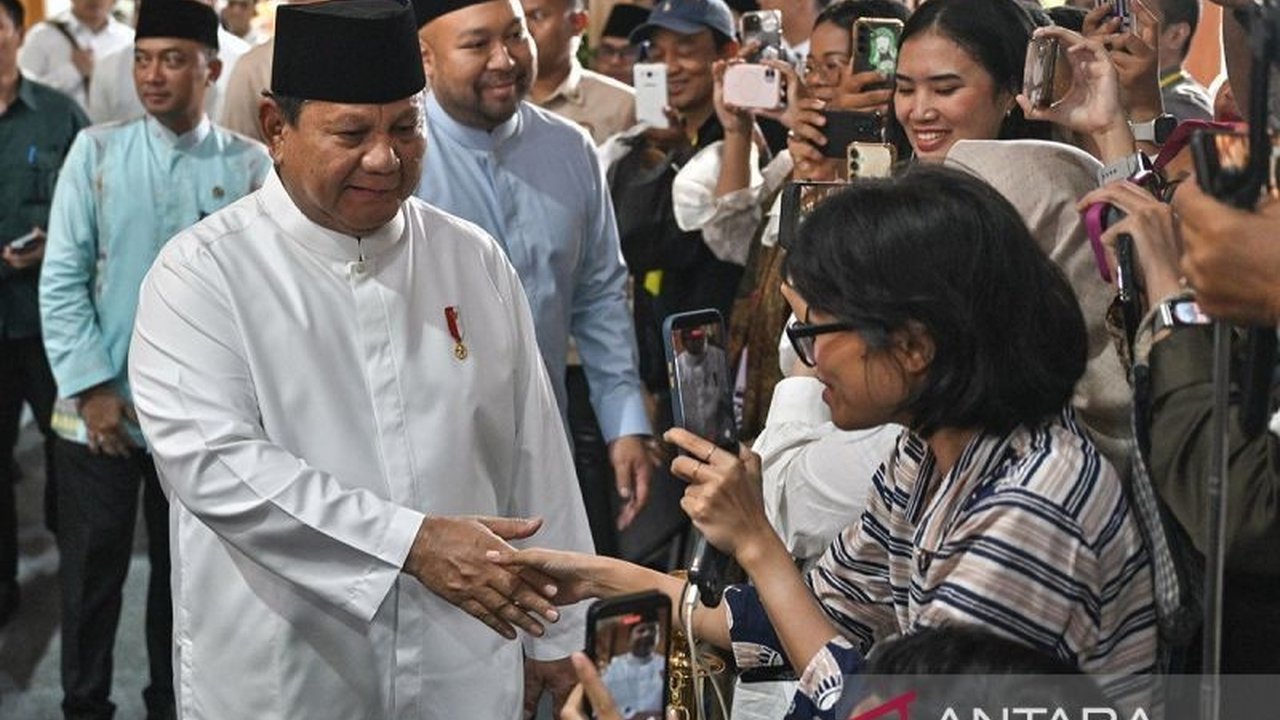Perayaan Idul Fitri 1447 Hijriah atau Semarak Lebaran 2026 pada Sabtu (21/3) dirayakan meriah di berbagai penjuru, mulai dari kunjungan Presiden Prabowo di Aceh, gelar griya Istana, hingga remisi warga binaan di seluruh Indonesia, serta perayaan oleh WNI.