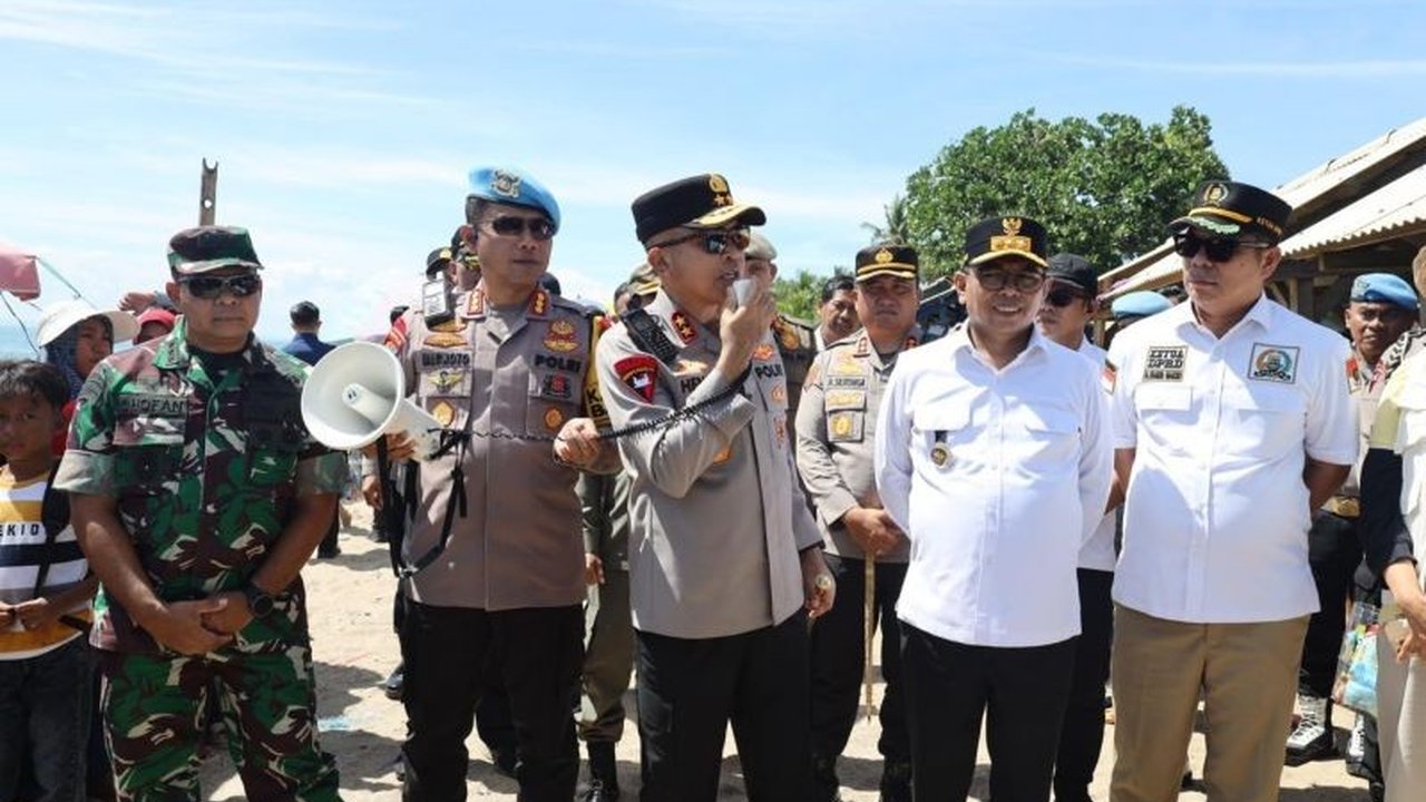 Kapolda Banten Irjen Pol. Hengki mengingatkan orang tua untuk meningkatkan Pengawasan Anak Pantai Banten selama libur Idulfitri 1447 H guna mencegah kecelakaan air di tengah keramaian.