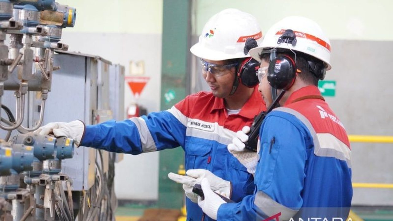 Kilang Pertamina Patra Niaga RU V Balikpapan memastikan suplai energi Pertamina tetap aman saat puncak konsumsi hari besar keagamaan, termasuk Idul Fitri 1447 H, dengan operasional penuh.