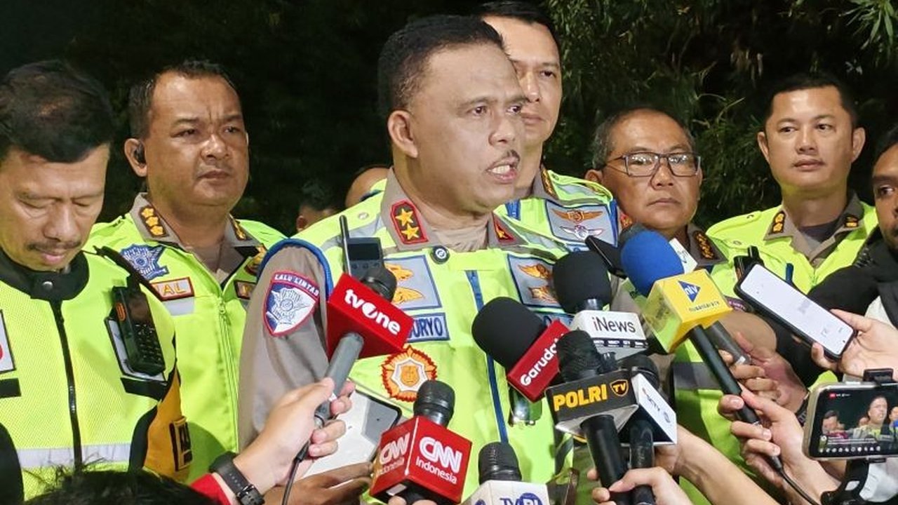 Polri secara resmi mengakhiri Operasi Ketupat 2026 setelah 13 hari pengamanan mudik Lebaran. Simak capaian dan strategi Polri dalam mengelola arus lalu lintas yang padat.