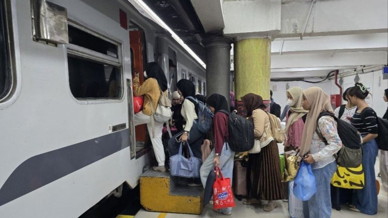 PT Kereta Api Indonesia (Persero) Divisi Regional I Sumatera Utara memberikan KAI Diskon Arus Balik hingga 20 persen bagi penumpang pada periode 25 Maret hingga 1 April 2026, menjadikan perjalanan pasca-Lebaran semakin terjangkau dan menarik. Jangan lewat