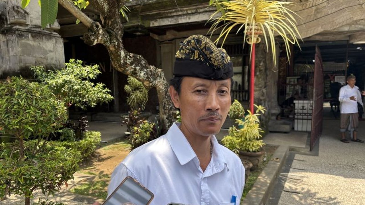 DKLH Bali resmi memberlakukan pembatasan sampah organik di TPA Suwung mulai 1 April 2026, dengan petugas siaga. Ini langkah awal menuju penutupan total TPA pada Agustus 2026, dorong pengelolaan sampah dari sumber.