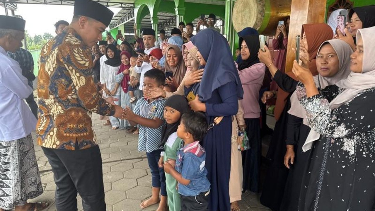 Wakil Presiden Gibran Rakabuming Raka melakukan silaturahmi dengan Pengurus Cabang Nahdlatul Ulama (PCNU) Kabupaten Karanganyar, membahas isu-isu strategis nasional dan global yang krusial bagi stabilitas negara.