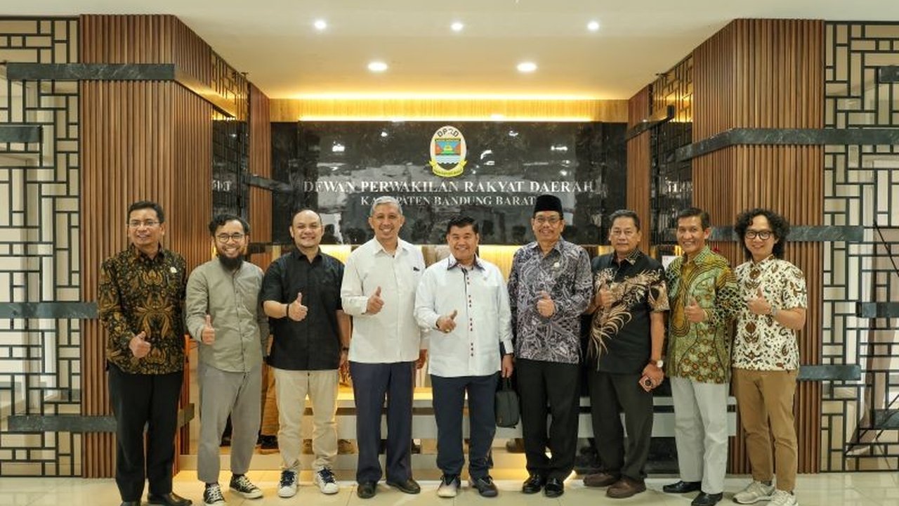 DPRD Jawa Barat melalui Bapemperda memastikan Rancangan Peraturan Daerah (Raperda) Lingkungan yang digodok akan selaras dengan kebutuhan dan kondisi daerah, termasuk di Kabupaten Bandung Barat.