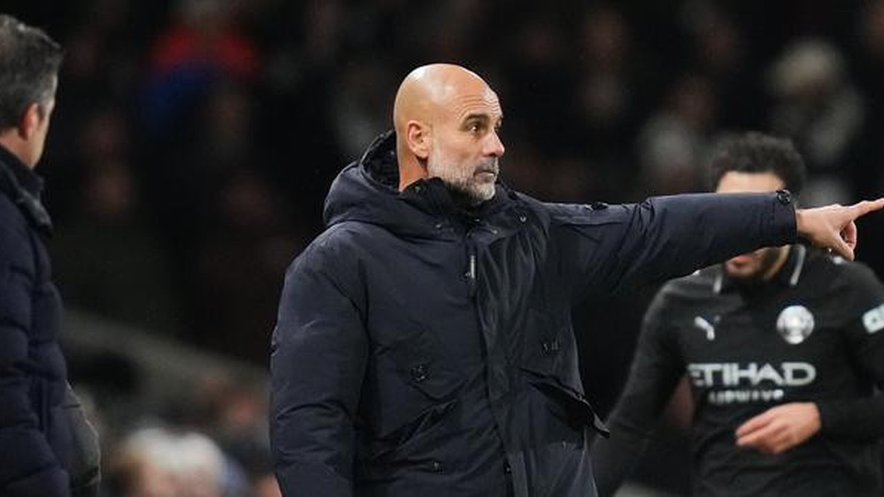 Pelatih Manchester City, Pep Guardiola, pada pertandingan Liga Inggris melawan Fulham di Craven Cottage, Rabu, 3 Desember 2025. (AP Photo/Kirsty Wigglesworth)
