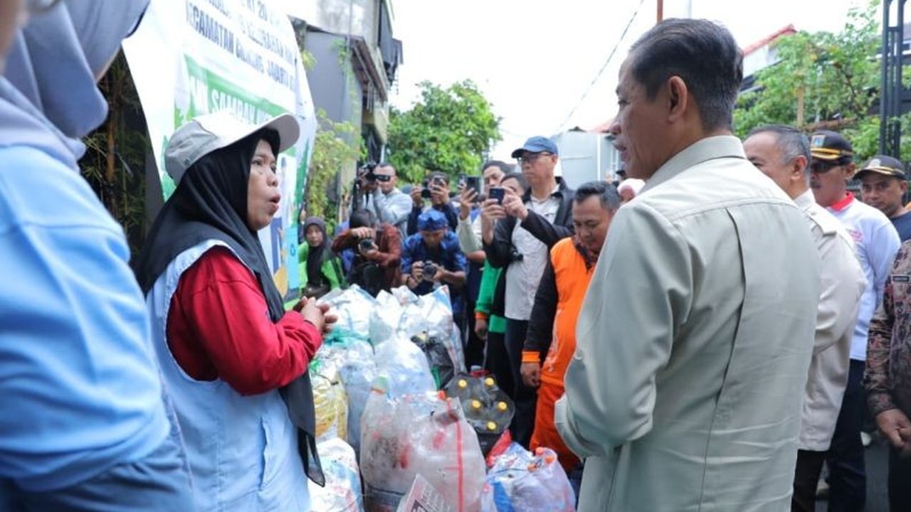 Pemerintah Kota Jakarta Utara menjadikan Kelurahan Rorotan sebagai proyek percontohan pemilahan sampah mandiri. Program ini menargetkan 14 RW mampu memilah sampah 100% pada April, guna optimalkan fasilitas RDF Rorotan.