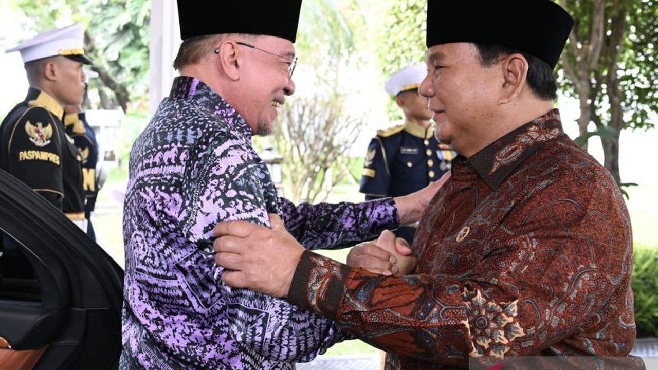 Malaysia dan Indonesia sepakat memperkuat kerja sama strategis dua negara, meningkatkan diplomasi, dan menjamin stabilitas kawasan di tengah ketidakpastian global. Simak detail kesepakatan penting ini.