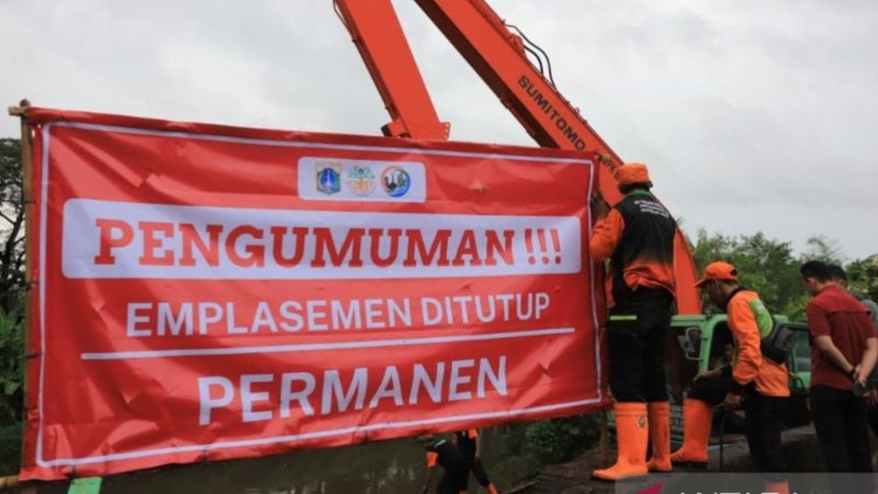 Dinas Lingkungan Hidup (DLH) DKI Jakarta memastikan tidak memberikan sanksi kepada sopir truk sampah Tanah Kusir yang sempat viral, setelah insiden pembuangan sampah diklarifikasi bukan ke sungai.