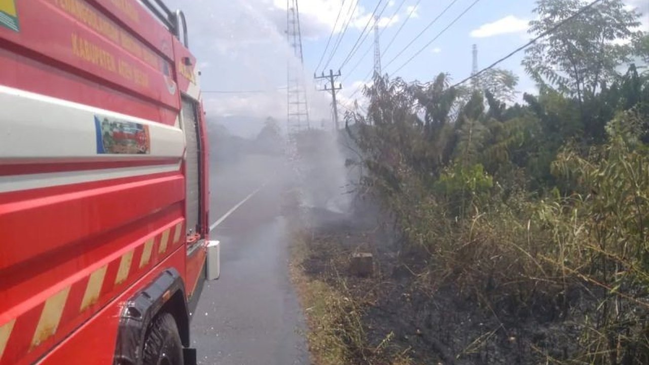 BPBD Aceh Besar mengeluarkan imbauan keras kepada masyarakat untuk waspada kebakaran Aceh Besar dan tidak membakar sampah sembarangan menyusul suhu panas ekstrem yang melanda wilayah tersebut.