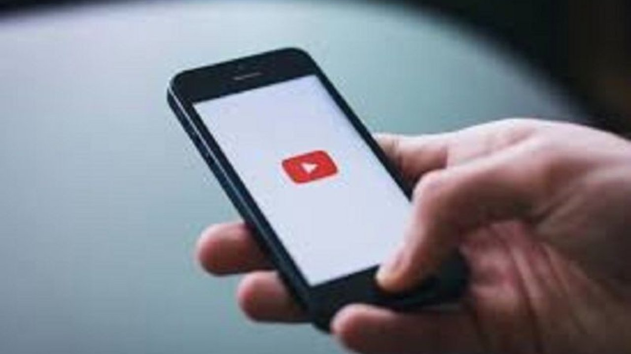 YouTube menghadirkan berbagai fitur perlindungan anak di ruang digital, termasuk kontrol orang tua dan verifikasi usia, sebagai dukungan terhadap implementasi Peraturan Pemerintah (PP) Tunas.