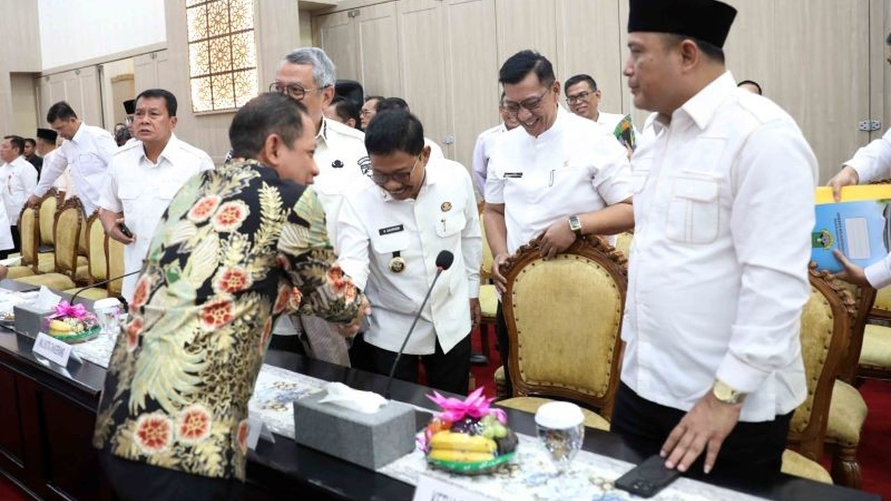 Pemerintah Kota Tangerang berkomitmen penuh mendukung percepatan program Pengolahan Sampah menjadi Energi Listrik (PSEL) yang diinisiasi Kementerian Lingkungan Hidup, sebagai solusi strategis penanganan sampah dan penguatan ketahanan energi.