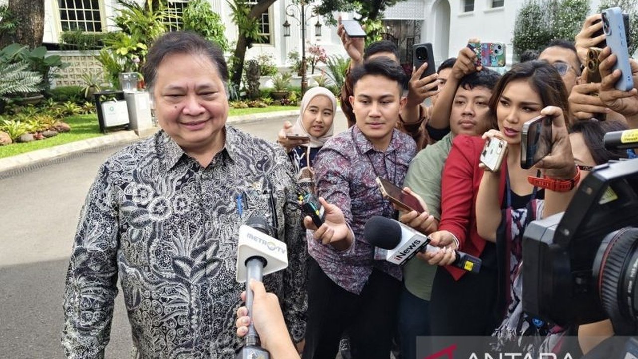 Menteri Koordinator Bidang Perekonomian Airlangga Hartarto memastikan penetapan kebijakan WFH akan dilakukan pada bulan Maret ini, dengan tujuan utama efisiensi energi dan tidak mengganggu produktivitas nasional.