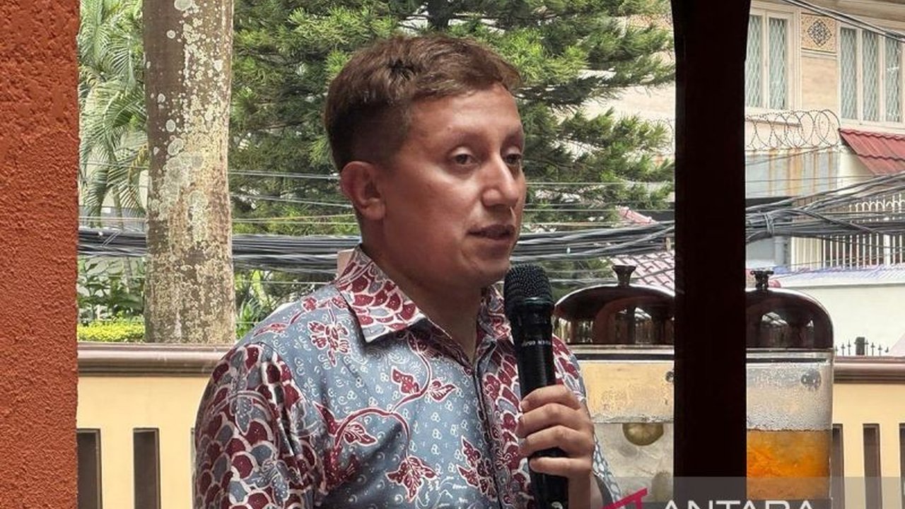 Kementerian Luar Negeri RI memastikan adanya respons positif dari Iran terkait permintaan agar kapal tanker Pertamina dapat melintas Selat Hormuz, memberikan **Izin Iran Selat Hormuz** setelah negosiasi intensif.