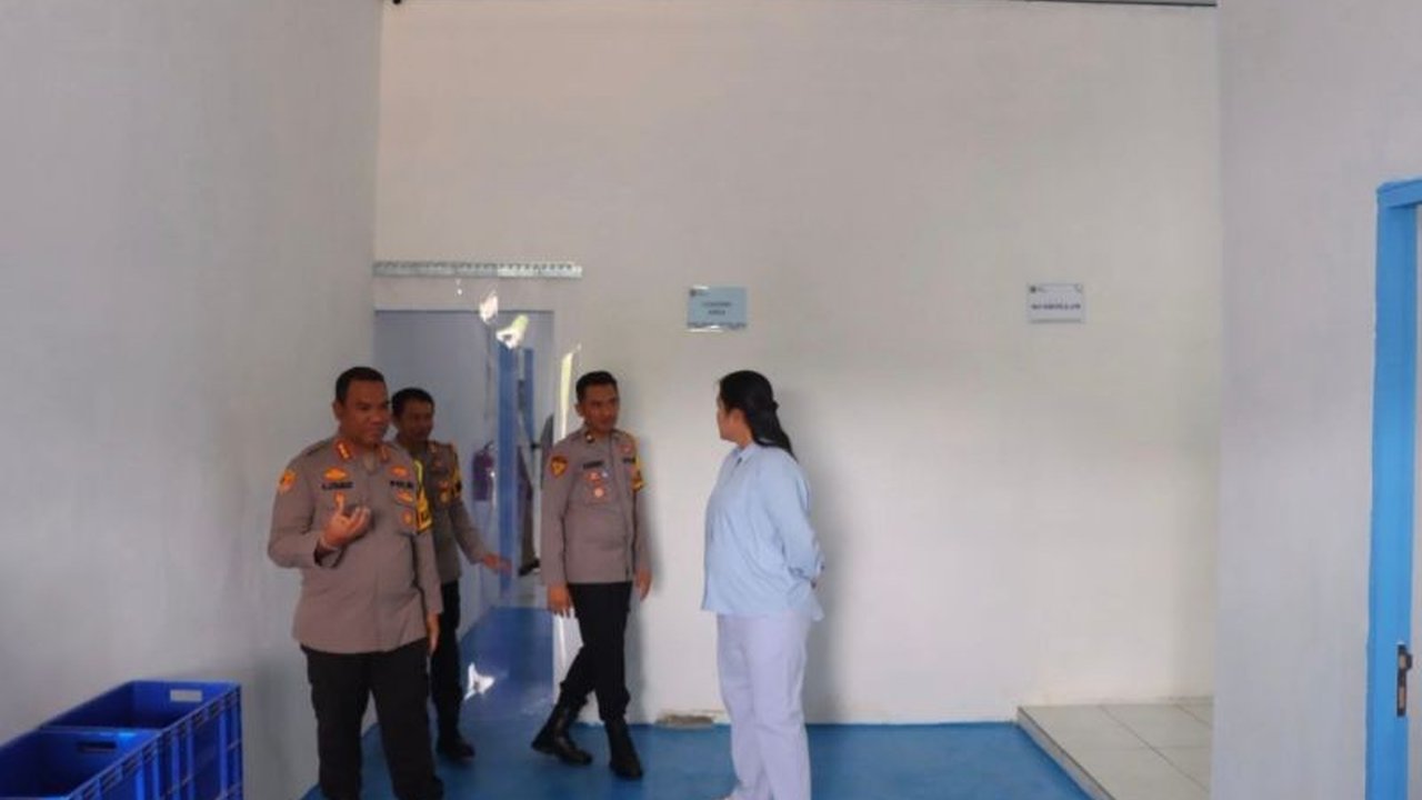 Polresta Bandarlampung mendirikan Satuan Pelayanan Pemenuhan Gizi (SPPG) 03 di Rajabasa, wujud nyata dukungan terhadap Program Makan Bergizi Gratis pemerintah untuk masyarakat.