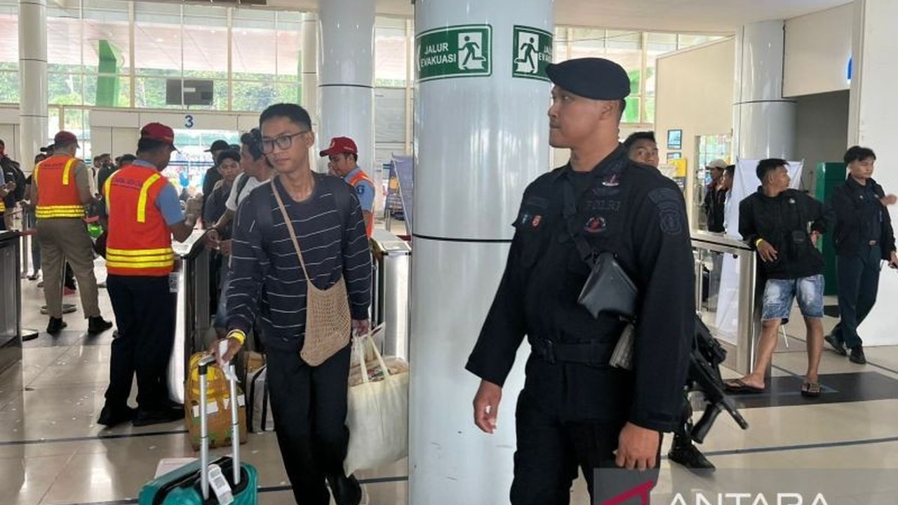 Polda Kaltim fokus melindungi rumah kosong yang ditinggal mudik warga, bahkan setelah cuti bersama Idul Fitri berakhir, sebagai bagian dari Operasi Ketupat Mahakam 2026 untuk memastikan keamanan.