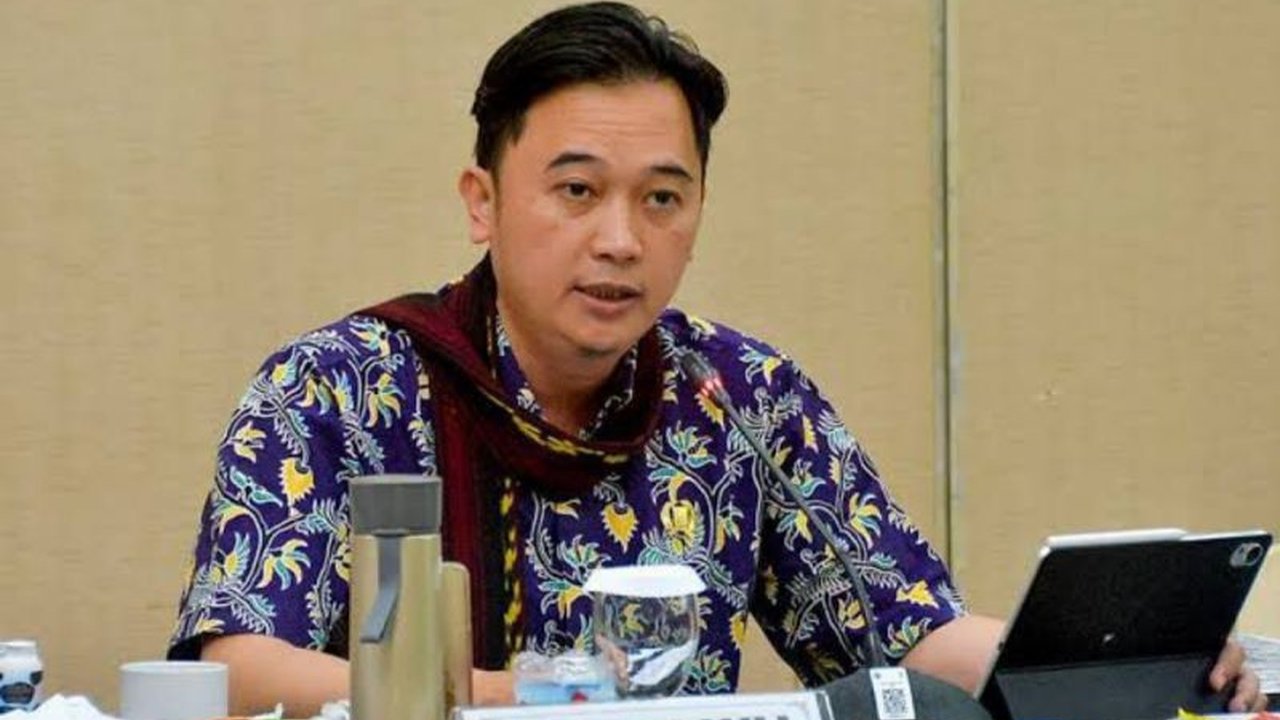 Anggota DPRD DKI Jakarta menyoroti lonjakan pendatang pasca-Lebaran, mendesak Pemprov DKI untuk memperketat pengawasan pendatang Jakarta demi melindungi warga lokal dari dampak ekonomi dan sosial yang mungkin timbul.