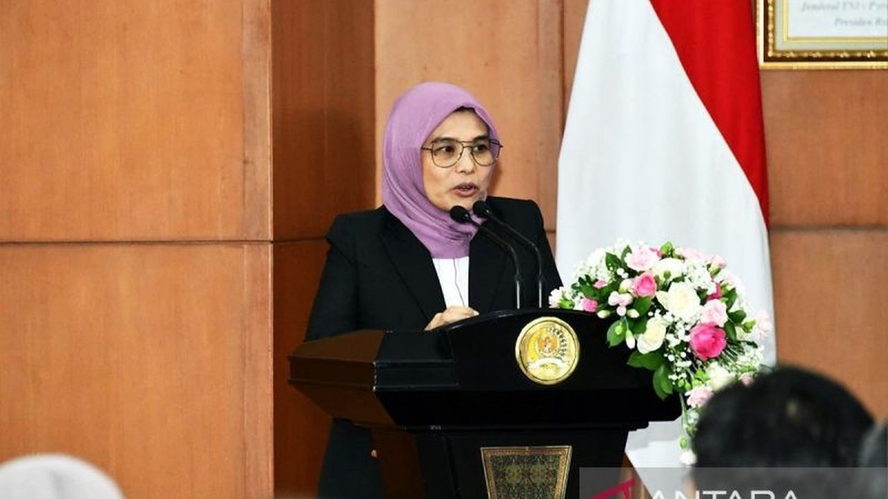 Anggota DPR RI Neng Eem Marhamah Zulfa mengingatkan pentingnya sertifikasi Satuan Pelayanan Pemenuhan Gizi (SPPG) yang tidak sekadar formalitas, demi menjamin kualitas dan keamanan pangan pada program Makan Bergizi Gratis (MBG) yang menyasar masa depan ge