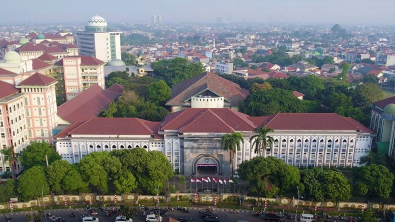 UIN Jakarta Peringkat Dunia dalam bidang Theology, Divinity & Religious Studies. Capaian gemilang ini menempatkan UIN Jakarta di posisi 29, mengungguli banyak universitas global dan menegaskan daya saingnya.