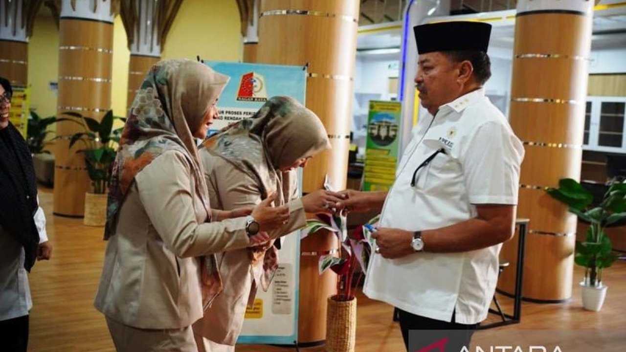 Pemerintah Kabupaten Nagan Raya, Aceh, memastikan pelayanan publik tetap berjalan optimal dan lancar usai libur Idul Fitri, meskipun sebagian Aparatur Sipil Negara (ASN) menerapkan sistem kerja WFA.