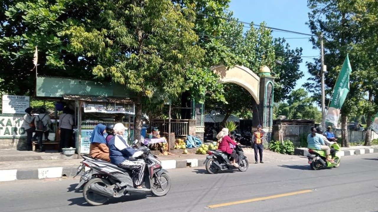 Pemerintah Kota Mataram telah memetakan titik rawan kemacetan dan menyiapkan strategi Pengamanan Lalu Lintas Lebaran Topat 2026, termasuk larangan kendaraan bak terbuka mengangkut penumpang.