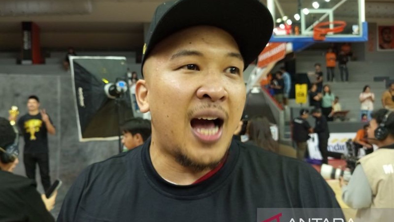 Pebasket senior Arki Dikania Wisnu mengungkapkan kebanggaannya membawa Dewa United Juara IBL untuk pertama kalinya. Bagaimana perjalanan historis ini terukir?