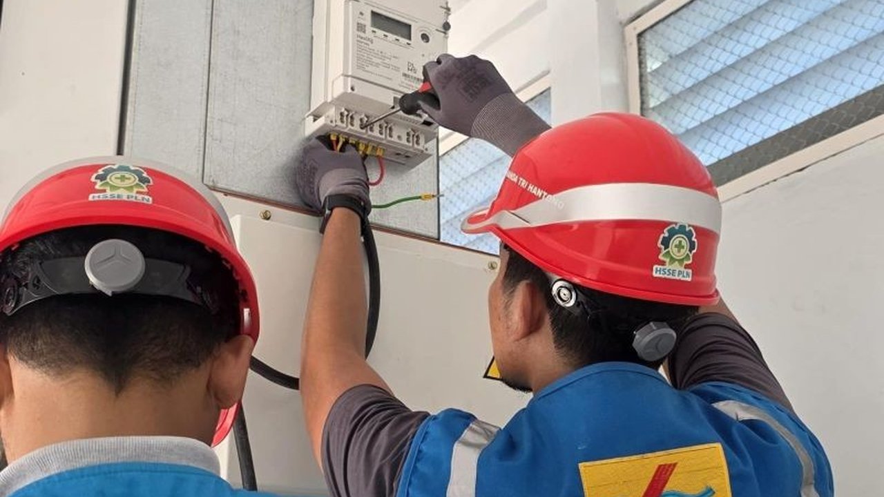 PT PLN (Persero) terus berinovasi dengan fitur Catat Meter Mandiri (SwaCAM) di PLN Mobile, memberikan kemudahan dan transparansi optimal bagi pelanggan pascabayar.