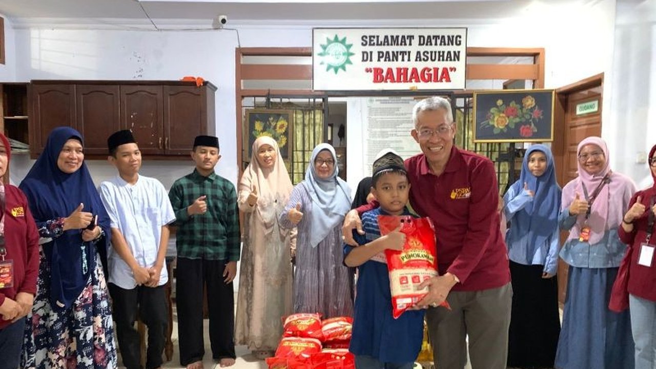 Badan Pengurus Pusat Kerukunan Keluarga Sulawesi Selatan (BPP KKSS) menyalurkan santunan kepada 1.000 anak yatim di Makassar sebagai bagian dari rangkaian PSBM XXVI 2026. Aksi kepedulian sosial KKSS ini menegaskan peran organisasi dalam membangun solidari
