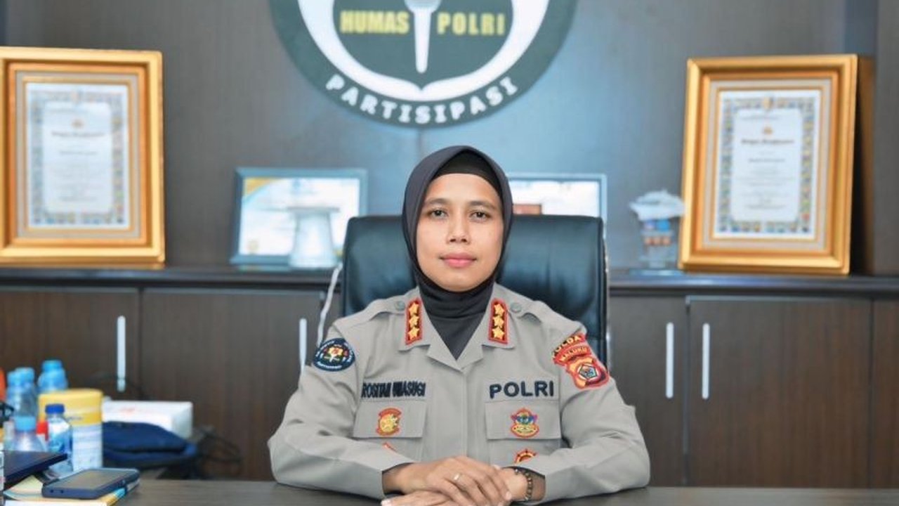 Bentrok antar kelompok pemuda di Maluku Tenggara pecah, menyebabkan korban jiwa dan luka. Polda Maluku mengimbau masyarakat untuk menahan diri dan tidak terprovokasi pasca insiden bentrok pemuda Malra.