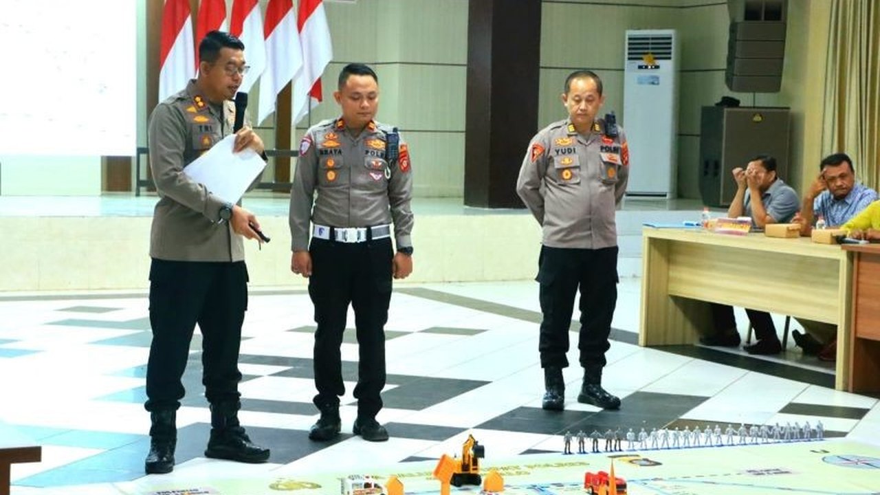 Polda Gorontalo telah menyiapkan strategi komprehensif untuk memastikan Pengamanan Lebaran Ketupat 2026 berjalan aman, tertib, dan kondusif. Simak detail persiapannya.