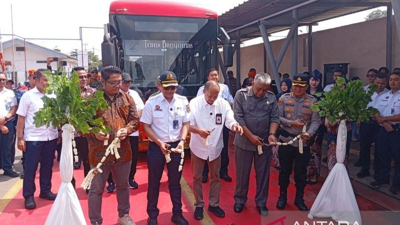Bupati Banyumas meyakini Integrasi Transportasi Purwokerto di Stasiun Purwokerto akan meningkatkan mobilitas masyarakat dan memacu pertumbuhan ekonomi daerah melalui konektivitas antarmoda yang efisien.