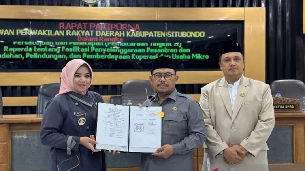 DPRD Situbondo mendesak Pemda mengoptimalkan Pendapatan Asli Daerah (PAD) melalui potensi lokal seperti perikanan dan pertanian. Langkah ini penting untuk kemandirian fiskal, mengatasi pengurangan dana pusat.
