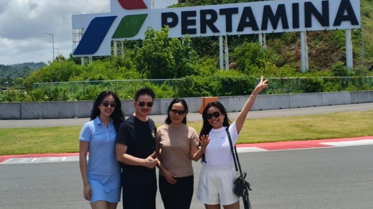 Sirkuit Mandalika di Lombok Tengah menjadi magnet bagi ribuan wisatawan selama libur Lebaran 2026, menawarkan pengalaman rekreasi dan olahraga yang tak terlupakan di lintasan kelas dunia.