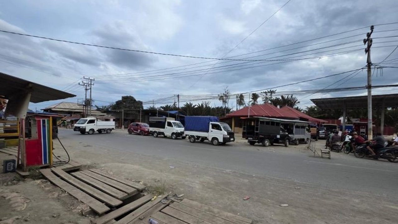 PT Pertamina Patra Niaga menegaskan stok BBM di Halmahera Tengah (Halteng) aman pasca-Lebaran, menepis kekhawatiran masyarakat akibat antrean kendaraan yang sempat terjadi.