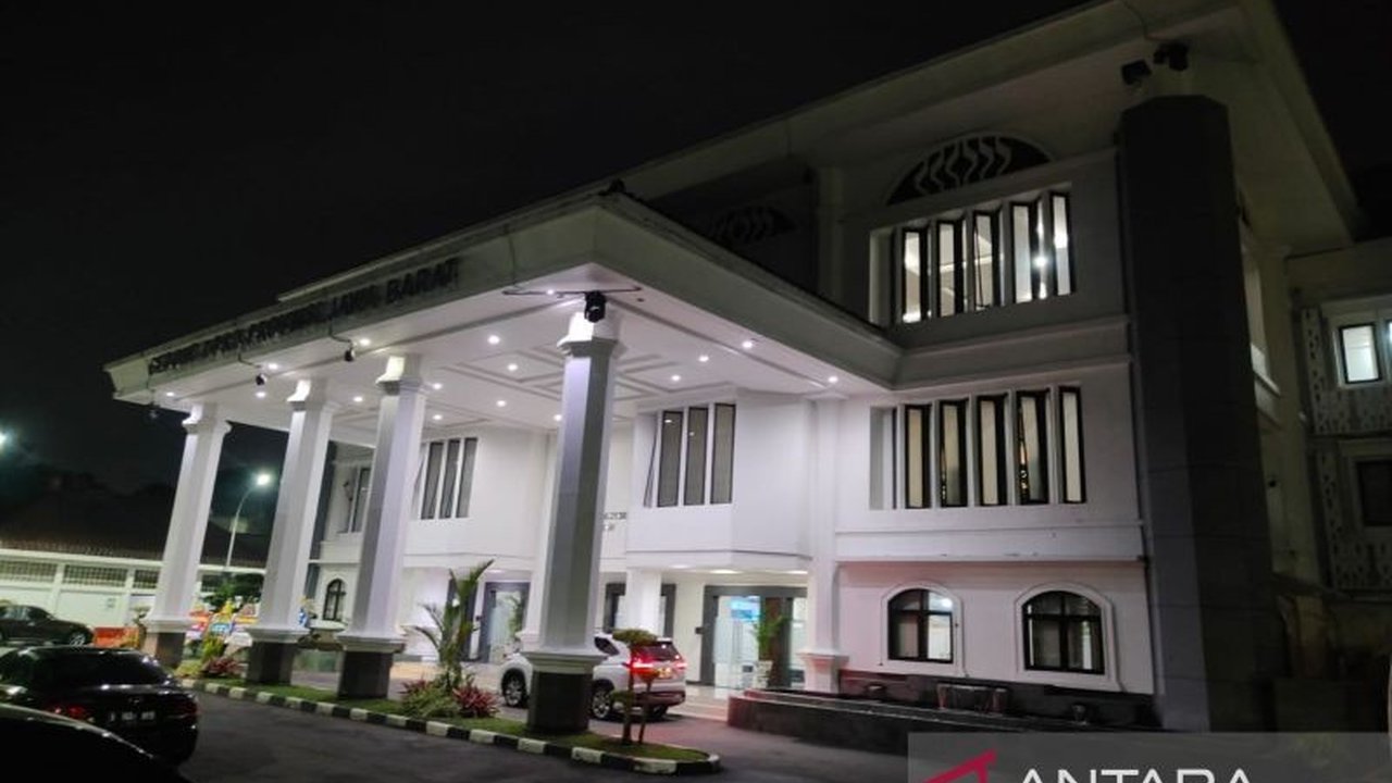 Kebijakan diskon Pajak Kendaraan Bermotor (PKB) 10% dari Pemprov Jabar selama Lebaran 2026 berhasil mendongkrak pendapatan daerah secara signifikan, mendapat apresiasi DPRD Jabar.