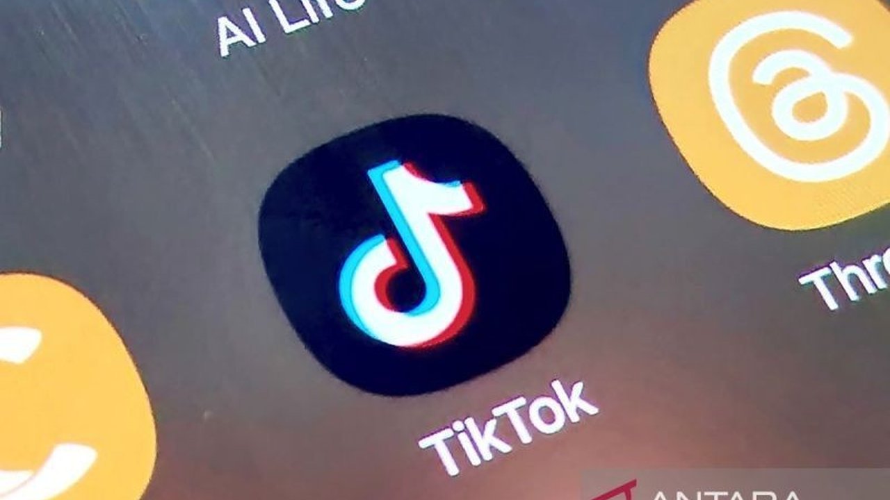 Platform digital TikTok menyatakan komitmen penuh untuk mematuhi PP Tunas, regulasi terbaru terkait perlindungan anak di platform digital, sekaligus mengungkap berbagai upaya proaktif yang telah dilakukan untuk menjaga keamanan pengguna muda.