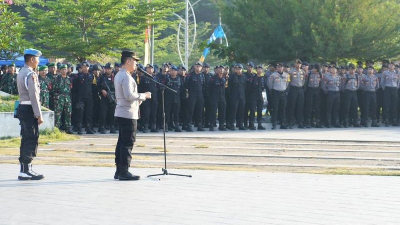 Kombes Pol. Hendro Purwoko dari Polresta Mataram mengimbau masyarakat untuk meningkatkan kewaspadaan saat berwisata di momentum Lebaran Topat, demi keselamatan dan kenyamanan.