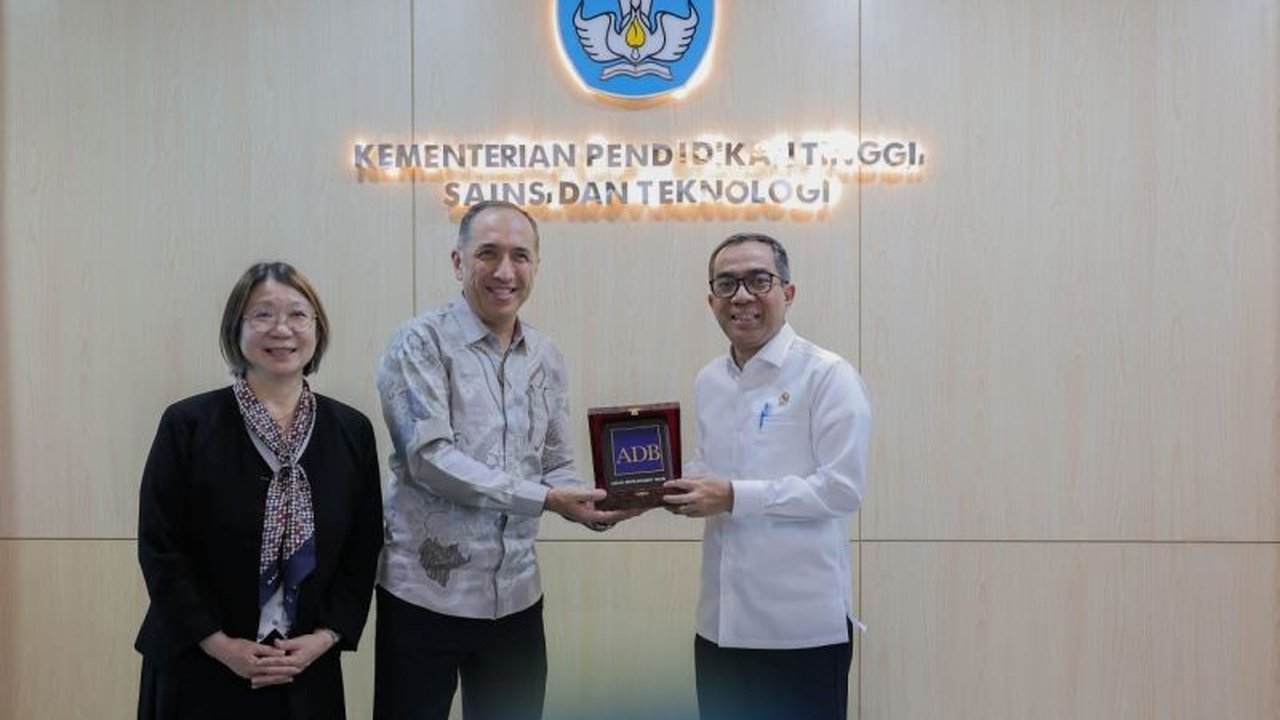 Bank Pembangunan Asia (ADB) menyoroti potensi dampak signifikan Konflik Timur Tengah terhadap pertumbuhan ekonomi di Asia dan Pasifik, dengan proyeksi penurunan hingga 1,3 poin persentase dan lonjakan inflasi.