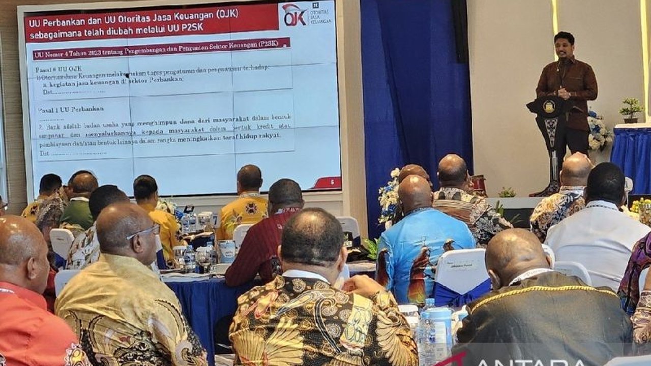 Otoritas Jasa Keuangan (OJK) Papua menekankan pentingnya sinergi antara pemerintah daerah dan pemangku kepentingan untuk mendorong pengembangan UMKM Papua yang tangguh dan berdaya saing di wilayah setempat.