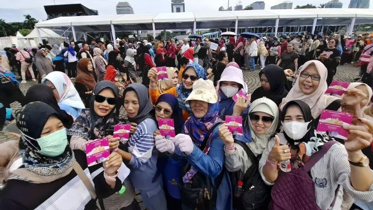 Presiden Prabowo Subianto melalui Seskab Teddy Indra Wijaya mengajak masyarakat merayakan Idulfitri 1447 H dengan kebersamaan di Bazar Rakyat Monas, menyediakan berbagai fasilitas gratis dan hiburan menarik.