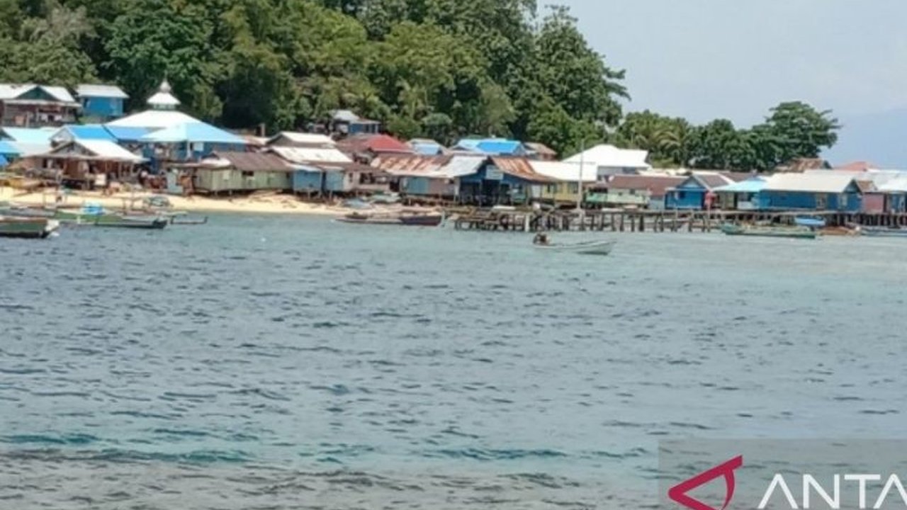 Sebagian besar Nelayan Jayapura di Pulo Kosong terpaksa menghentikan aktivitas melaut sejak Februari 2026 akibat cuaca ekstrem, menimbulkan kekhawatiran besar terhadap keberlangsungan ekonomi keluarga mereka.