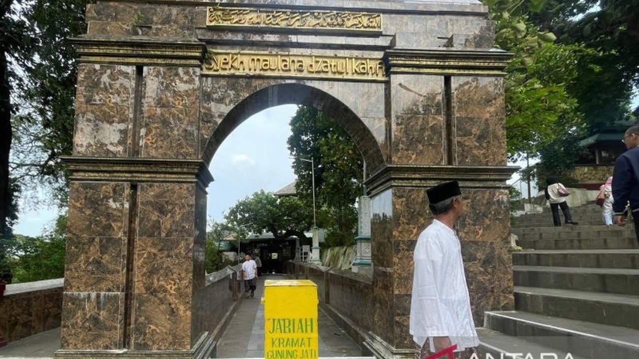 Libur Lebaran 2026, **Wisata Cirebon Libur Lebaran** mencatat lonjakan kunjungan signifikan, dengan lebih dari 11 ribu turis memadati berbagai destinasi menarik di Kabupaten Cirebon.
