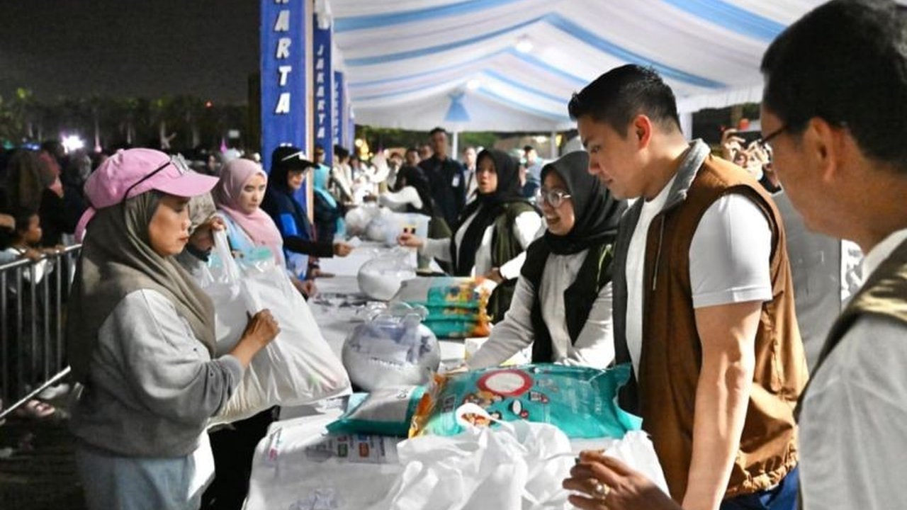 Bazar Rakyat yang digelar di Monas menjadi momentum penting untuk menggerakkan kembali roda ekonomi Usaha Mikro, Kecil, dan Menengah (UMKM) setelah perayaan Lebaran. Kegiatan ini tidak hanya menawarkan hiburan, tetapi juga memberikan dampak ekonomi nyata.