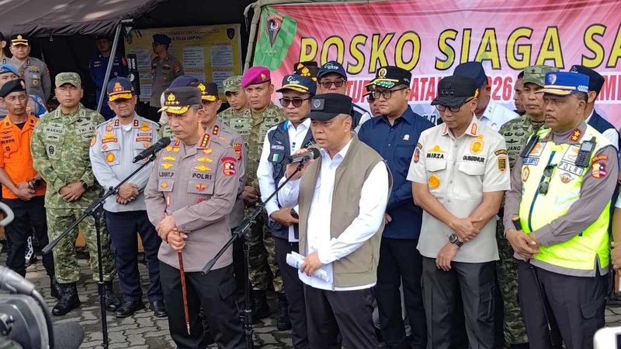 Menteri Perhubungan Dudy Purwagandhi akan mengevaluasi kemacetan arus balik di Lintas Timur Ketapang Lampung, khususnya di titik pertemuan menuju pelabuhan, untuk antisipasi Lebaran berikutnya.
