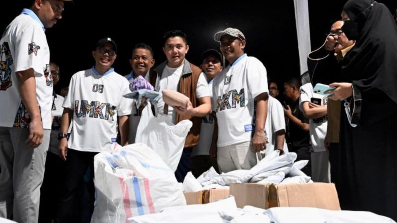 Kegiatan Bazar Rakyat Monas di Jakarta sukses memperpanjang semarak Idul Fitri bagi masyarakat luas, menindaklanjuti instruksi Presiden Prabowo Subianto untuk kebahagiaan merata.