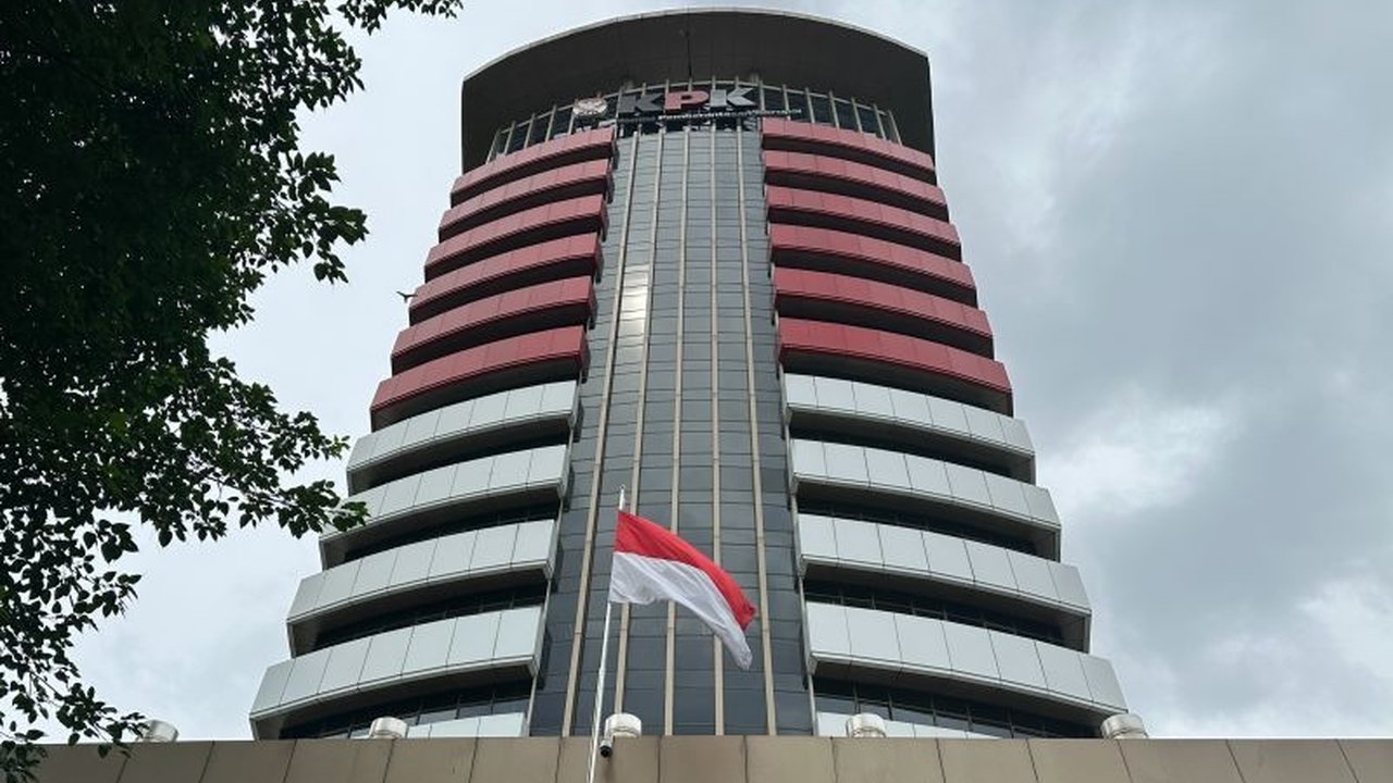 Komisi Pemberantasan Korupsi (KPK) mengumumkan dua lot HP tidak dilunasi peserta lelang barang rampasan Maret 2026, total penerimaan capai Rp10,9 miliar, menyisakan pertanyaan tentang optimalisasi aset negara.