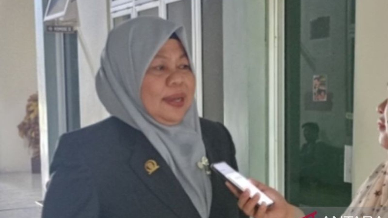 Legislator Gorontalo Utara mendukung penuh Pembatasan Media Sosial Anak di bawah 16 tahun melalui PP TUNAS. Kebijakan ini krusial melindungi generasi muda dari dampak negatif digitalisasi dan mendorong literasi digital.