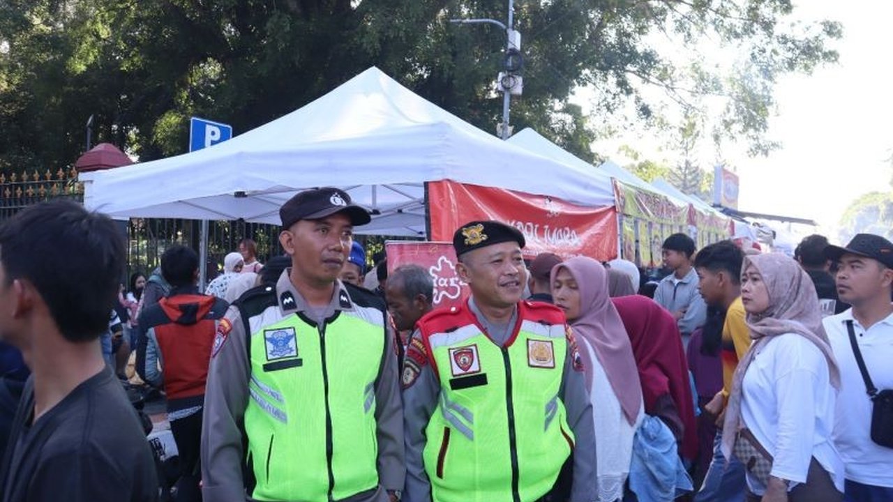Polres Wonosobo menerjunkan 198 personel gabungan untuk memastikan Pengamanan Festival Balon Udara Wonosobo berjalan aman, tertib, dan lancar, mengantisipasi lonjakan pengunjung pada puncak acara.
