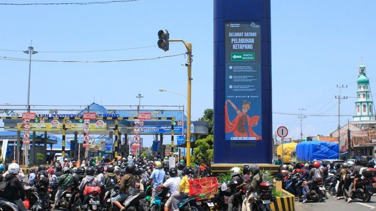 ASDP Indonesia Ferry Cabang Ketapang siapkan 32 kapal dengan skema TBB untuk atasi kepadatan puncak Arus Balik Lebaran 2026 H+7 di lintasan Ketapang-Gilimanuk.