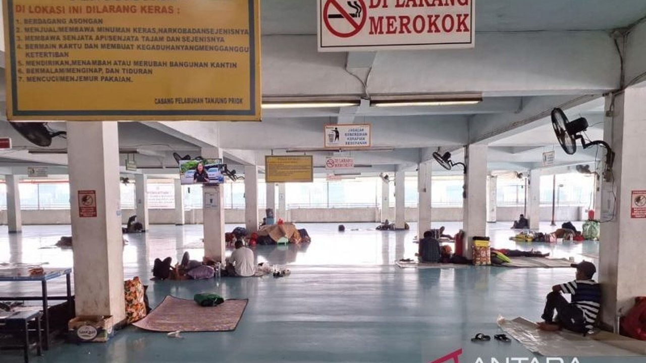 PT Pelni mencatat 153.433 penumpang terlayani selama arus balik Lebaran periode 23-29 Maret 2026, dengan puncak arus balik Lebaran Pelni diprediksi pada 2 April 2026.
