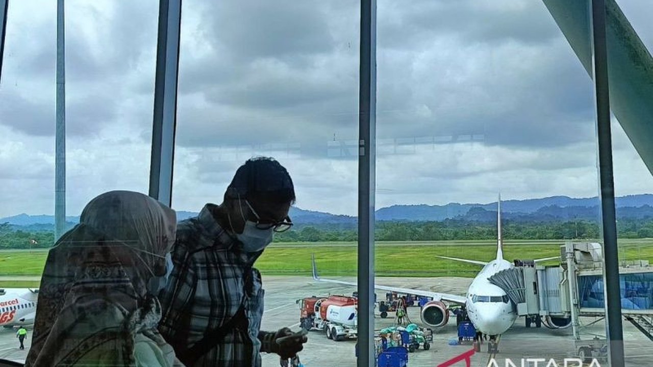Bandara APT Pranoto Samarinda menunjukkan peningkatan signifikan dengan melayani lebih dari 36 ribu penumpang selama arus mudik dan balik Lebaran 2026. Fasilitas lengkap dan kenyamanan menjadi daya tarik utama Bandara APT Pranoto Samarinda.